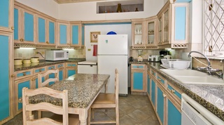 Aquamarine villa in Mullins, Barbados