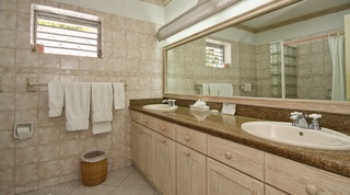 Aquamarine villa in Mullins, Barbados