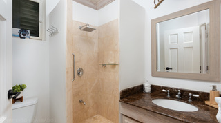 Beacon Hill 202 – Moonshadow apartment in Mullins, Barbados