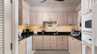 Beacon Hill 202 – Moonshadow apartment in Mullins, Barbados