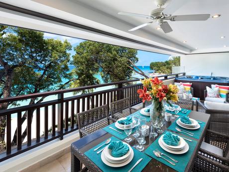 Coral Cove 11 apartment in Paynes Bay, Barbados