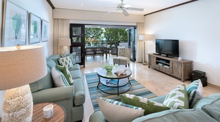 Coral Cove 11 apartment in Paynes Bay, Barbados
