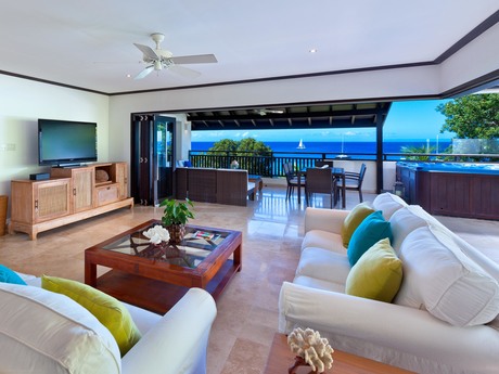 Coral Cove 15 – Penthouse apartment in Paynes Bay, Barbados