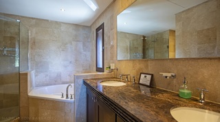 Coral Cove 4 – Green Fields apartment in Paynes Bay, Barbados