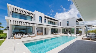Fairwinds villa in Apes Hill, Barbados