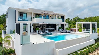 Fresh Wind villa in Apes Hill, Barbados
