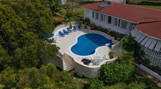 Halle Rose villa in Sandy Lane, Barbados