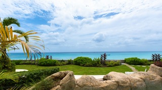 Old Trees 3 – Sundance apartment in Paynes Bay, Barbados