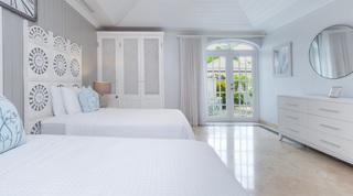 Old Trees 3 – Sundance apartment in Paynes Bay, Barbados