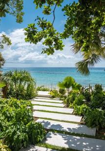 One Beachlands villa in Holetown, Barbados