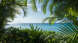 One Beachlands villa in Holetown, Barbados