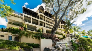 Sandy Cove 302 – The Pearl apartment in Derricks, Barbados