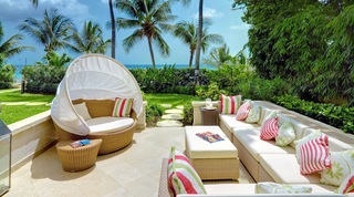 Smugglers Cove 1 apartment in Paynes Bay, Barbados