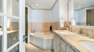 Villas on the Beach 304 apartment in Holetown, Barbados