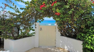Waterside 301 apartment in Paynes Bay, Barbados